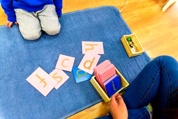 Jeu de lettres pour enfant