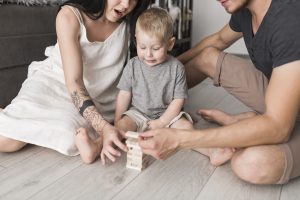 Lire la suite à propos de l’article L’apparence du parquet, la tranquillité du carrelage : le compromis que les parents attendaient
