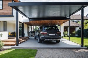 Lire la suite à propos de l’article La voiture de la famille au sec : le carport aluminium, complice du quotidien