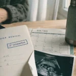 4eme mois grossesse : repères SA, symptômes et démarches